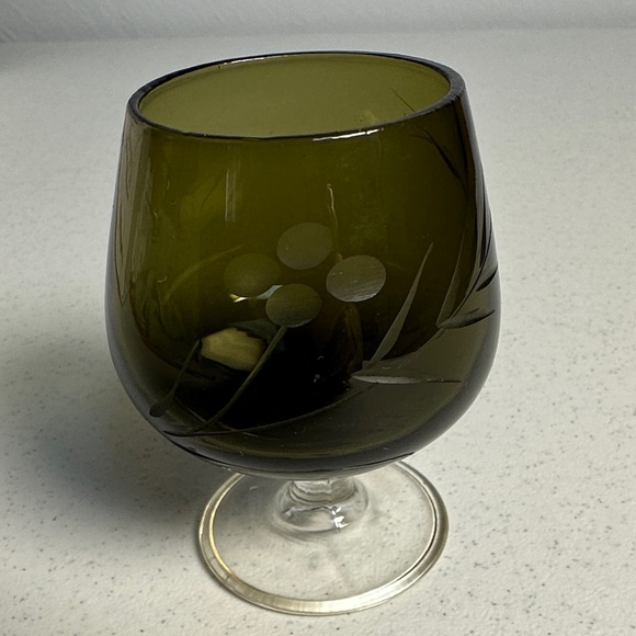 Green Glass Goblet - Picture 2 of 6